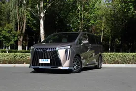 广汽传祺M8：广汽“埃尔法”！国产MPV天花板？省油豪华就选它图片