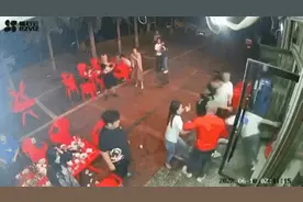 唐山打人事件后，奔驰迈巴赫没想到以这种方式火了图片