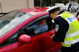 两天查处9200余起，私家车迎来“设卡严查”，这项违章占比近一半图片