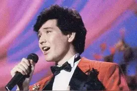 费翔与女人纠葛的一生：因姐姐出道为母亲被封杀，61岁还在等真爱图片