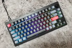 一把特别的机械键盘自带音量调节的Keychron V1图片