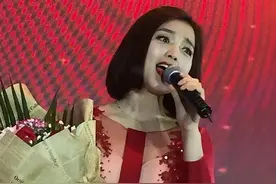 歌手白雪：38岁与富豪离婚，二婚嫁给小八岁东北小伙，如今怎样了图片