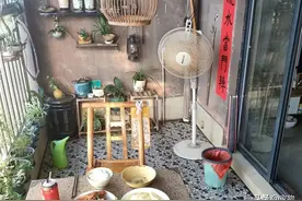 广西33岁大哥的阳台火了，半开放阳台保留“毛坯风”，独处太惬意图片