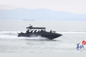 超燃！海陆空齐上阵，广东警方开展应对“暴恐分子”应急拉练活动图片