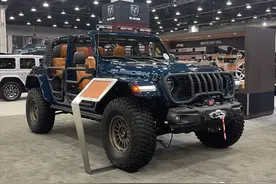 新车 | 敞篷+钢管车门/2.0T插混，Jeep牧马人罗宾汉改装概念车发布图片