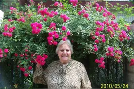 美国姑娘在华教书66年，家中珍藏五星国旗，总理特批入中国国籍图片