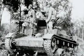 黄埔1期生马励武钻营22年才当上了军长，1年就葬送了“榜样”部队图片