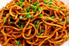 一碗热干面的热量多少大卡？减肥人士可以吃热干面吗？图片