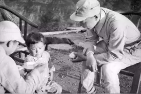 开国少将钓鱼时牺牲，三位大将为他送灵，真相是什么图片