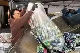 前武汉设计院长，为移民美国不惜诋毁中国，拾荒7年后惨死地下室图片