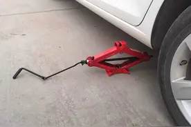 剪式千斤顶安全性如何？切记这几点图片