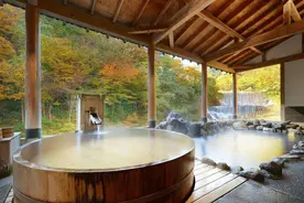 日本有这种传统，父亲竟让女儿给他洗澡，这种奇葩的习俗哪来的？图片