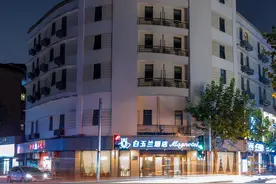 我在上海住酒店被拒绝，前台：“310开头的”才能用电子身份证图片