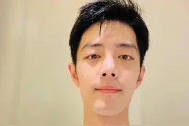 内娱明星最新自拍：朱一龙生日拍立得，杨洋肖战素颜状态好图片