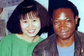 清华才女不顾父母反对，远嫁非洲生4子，25年后回国老同学认不出图片