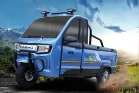 三款电动三轮皮卡，客货两用，舒适性高，适合50-60岁老年人图片