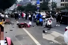 盐城宝马车祸后续， 补课男孩还是走了， 爸爸参与治疗却无力挽救图片