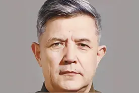 混血将军把“酒场”当“战场”，一个人“放倒”了17个苏联军官！图片