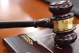 员工连续请假多日照顾病重父亲遭辞退！法官：人不孝其亲，不如草与木！图片