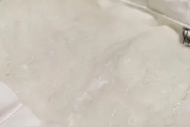 壹邦小知识：蚕丝被好还是棉被好还是羽绒被好 蚕丝被几斤为最佳图片