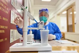 “吸”了疫苗之后不影响做核酸！这里的居民来“体验”→图片