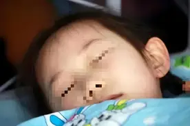 男子高铁上抱着女儿进厕所 半小时不出来 乘务员破门后怒了：畜生！图片