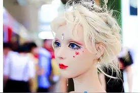 脸上动108刀，吃饭不敢张嘴，还坚称自己没整容，迪丽拉还有救吗图片