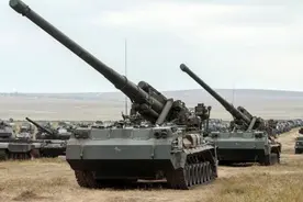 203重炮群齐射！俄军动用全球最大口径榴弹炮，炸平乌军防御阵地图片