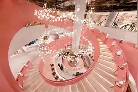 中国最“作死”网红店：砸1亿装修，却没干过路边摊图片