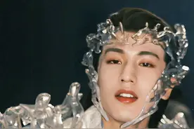 张凌赫与白鹿恋情曝光后，黑历史被扒，被爆立学霸人设考试作弊图片