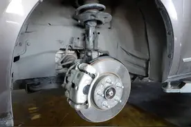 正常行驶的情况下，汽车的四轮轴承能用多久？能跑多少公里？图片