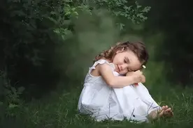 轰动全球的一首短诗：《你的儿女，其实不是你的！》图片