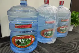 桶装水该选择纯净水还是矿泉水图片