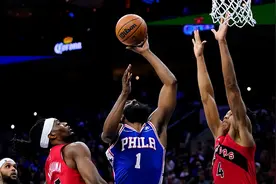 一句话损了两个人！美国杨毅评哈登，一针见血图片