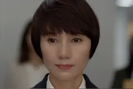 袁泉俞飞鸿十级美颜，黄晓明却显法令纹，《玫瑰之战》滤镜太糟糕图片