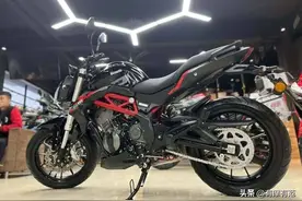 外称中国好声音，双缸声浪王：贝纳利蓝宝龙BN302S来了图片