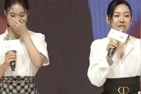 小S带二女儿正式出道！14岁Lily穿职业装颜值平平，身材是真的绝图片