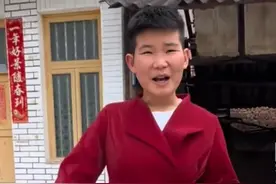 热搜第一！80万粉丝网红，被警方带走图片