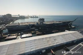 第一艘核航母退役10年仍没法拆？美海军建议拆船费，已是造价三倍图片