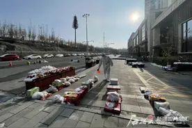 记者实地探访乌鲁木齐高新区（新市区）高新街街道桂林路社区物资保供情况图片