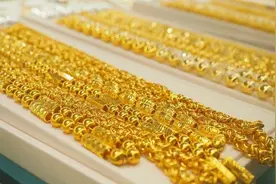 1次买1颗，1个月攒1克，囤黄金为何成为年轻人的新潮流？图片