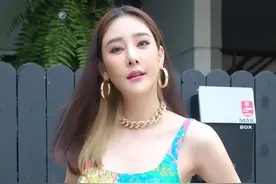 女星西瓜坠河案疑似现场视频流出，或是被人大力推下船后溺亡图片