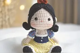 钩针图解：坐版白雪公主图片