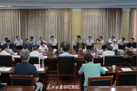 再回故乡看亲人图片