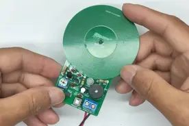 你知道金属探测器的原理吗？小伙用简单的电路教你做，灵敏度高图片