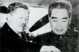 红军胜利会师后，周总理问贺龙：以后谁来统一指挥大军？图片