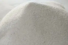 光伏催涨石英砂，至今疯涨上百倍图片