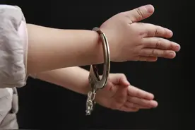 年轻小伙因跳舞琐事大打出手，法外开恩图片