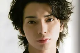 你看着长大的顶流花美男，如今变得面目全非了……图片