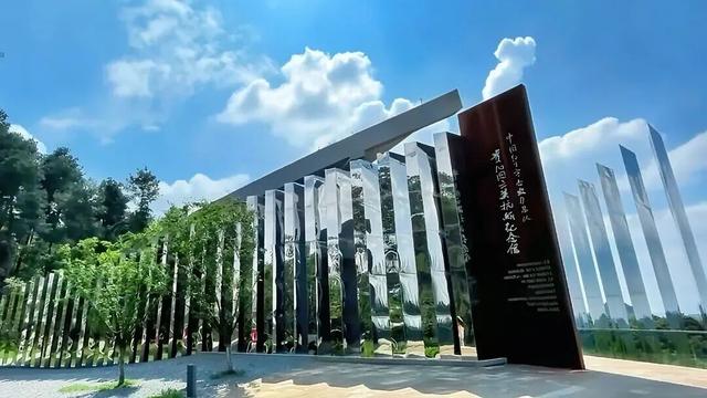 国庆打卡南明红色地标 在峥嵘岁月中汲取奋进力量